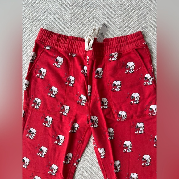 NWT American Eagle Red Love Snoopy Joggers sz Large - Picture 3 of 6